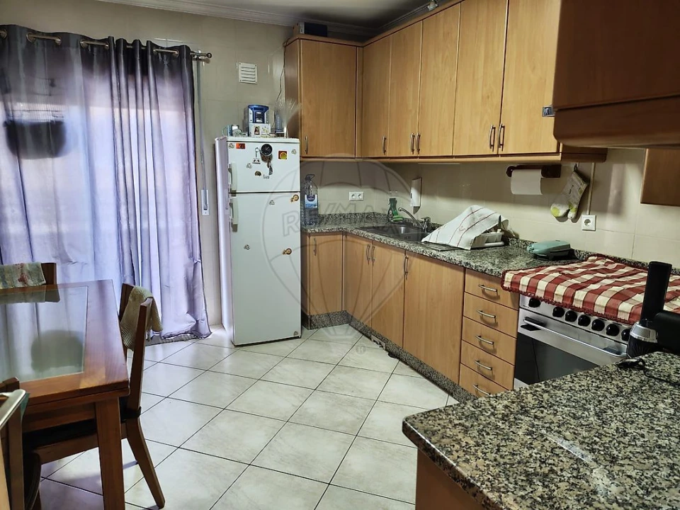 Apartamento T2 para Venda em São Pedro de Castelões Foto 14