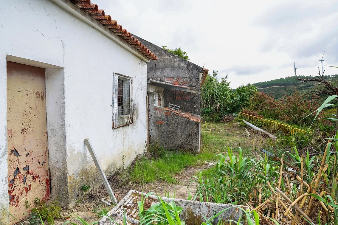 Moradia T1 para Venda em Santiago dos Velhos Foto 3