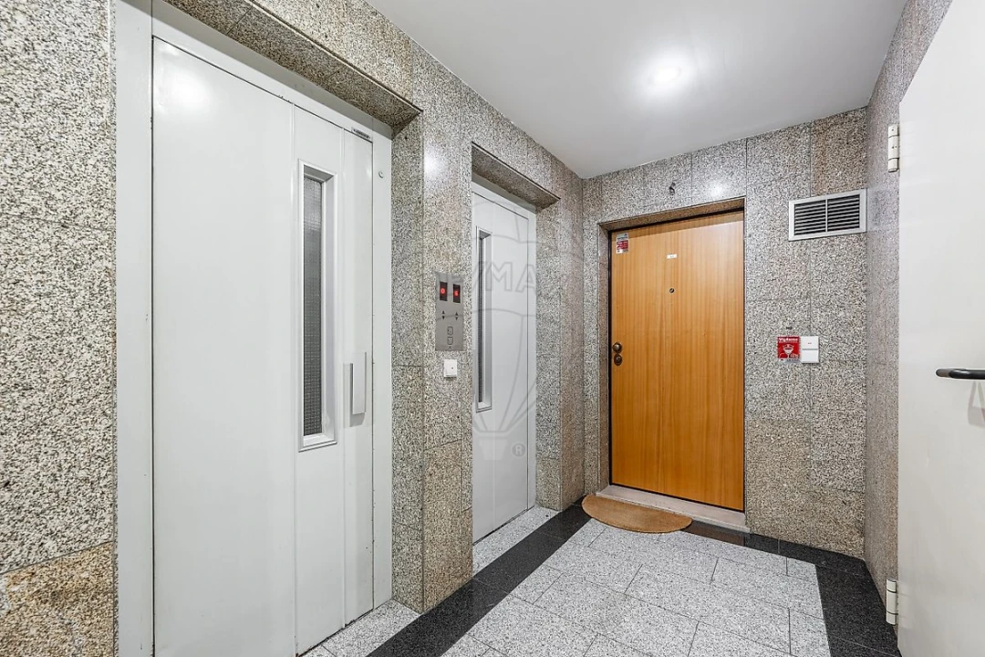 Apartamento T2 para Venda em Alfena Foto 12