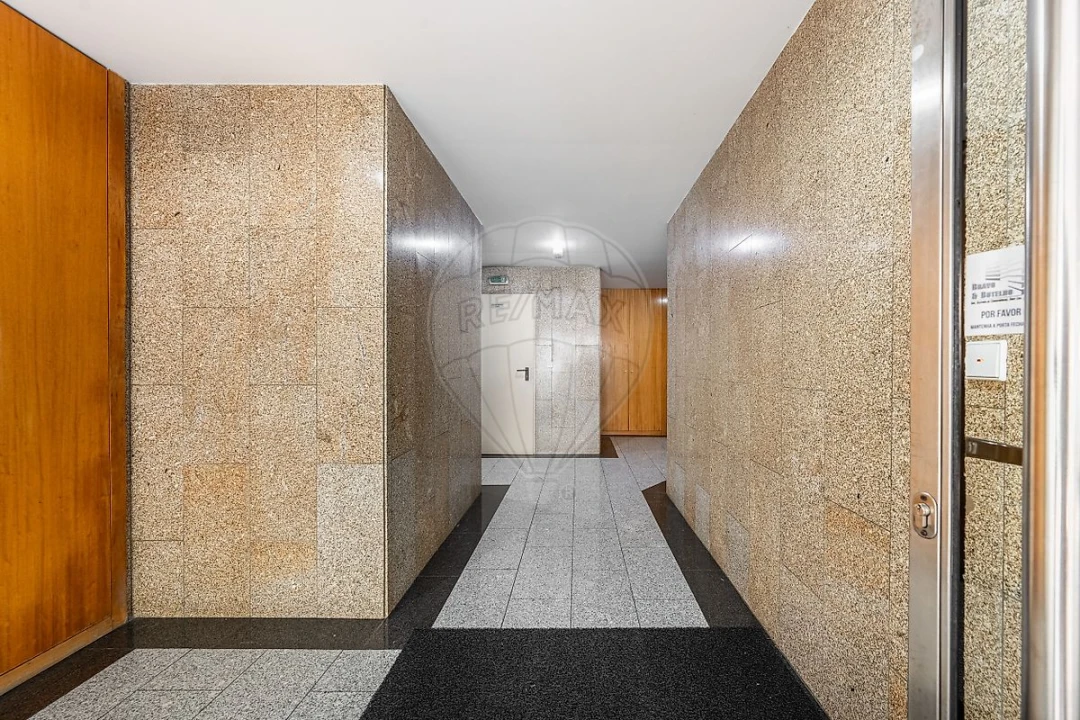 Apartamento T2 para Venda em Alfena Foto 11