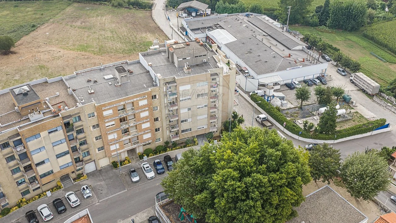 Apartamento T2 para Venda em Alfena Foto 4
