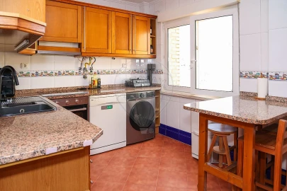 Apartamento T3 para Venda em Carregado e Cadafais