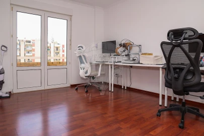 Apartamento T3 para Venda em Carregado e Cadafais