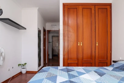 Apartamento T3 para Venda em Carregado e Cadafais