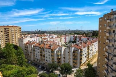 Apartamento T3 para Venda em Carregado e Cadafais