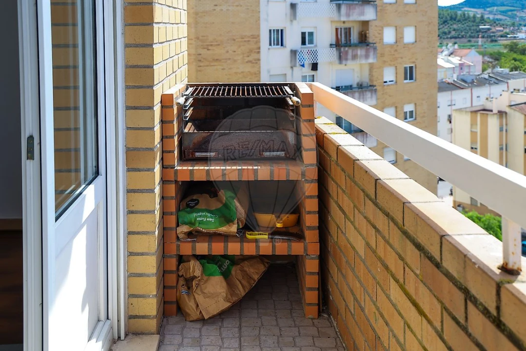 Apartamento T3 para Venda em Carregado e Cadafais Foto 16