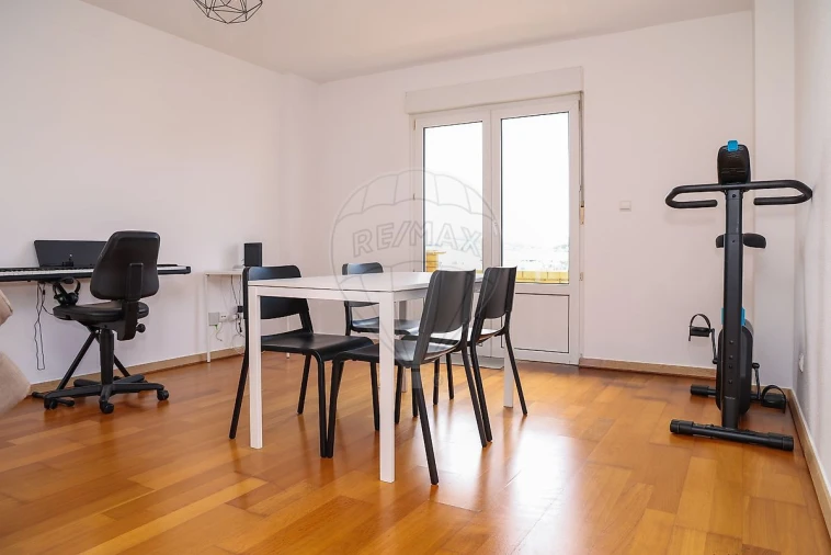 Apartamento T3 para Venda em Carregado e Cadafais Foto 8
