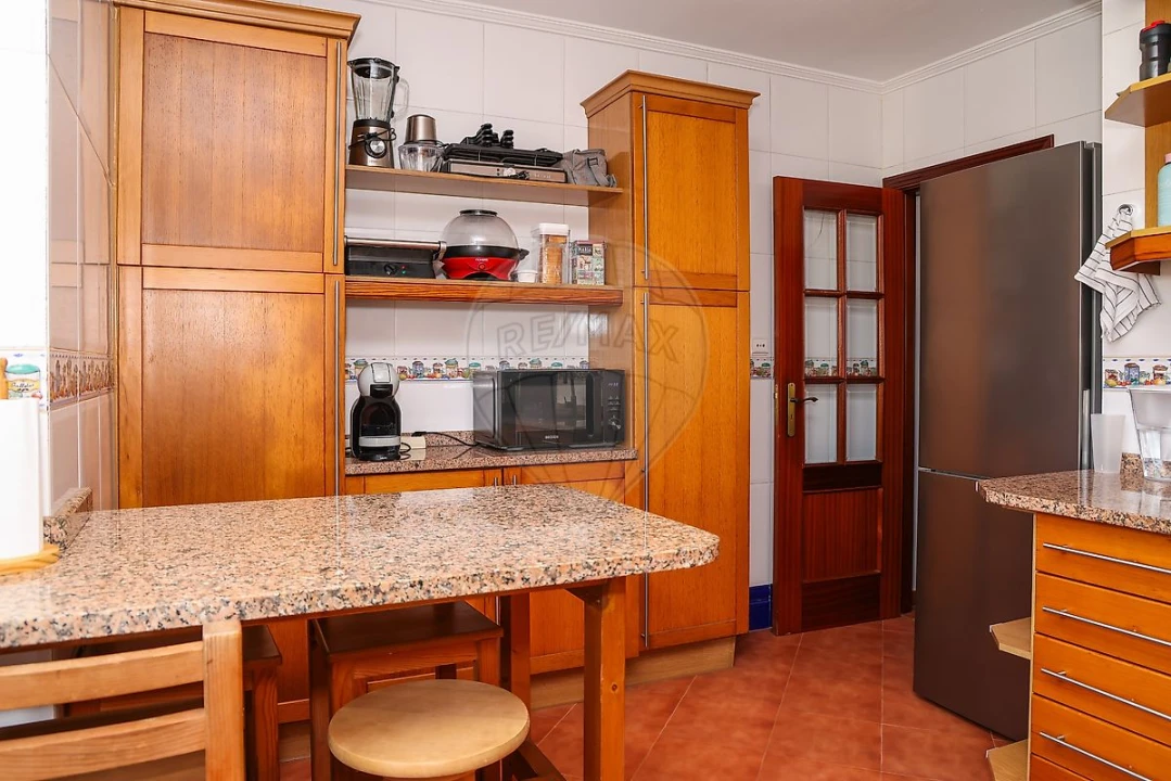 Apartamento T3 para Venda em Carregado e Cadafais Foto 6