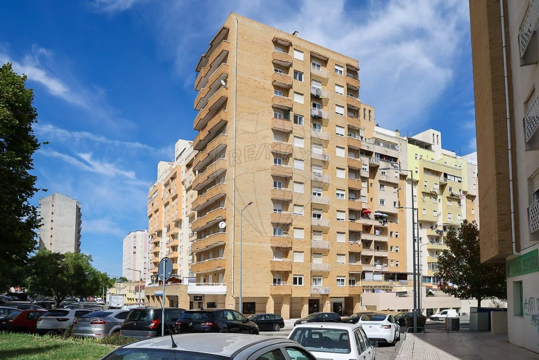 Apartamento T3 para Venda em Carregado e Cadafais Foto 5