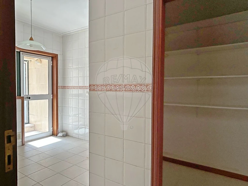 Apartamento T3 para Arrendamento em São Bernardo Foto 4