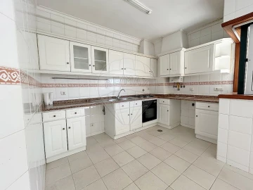 Apartamento T3 para Arrendamento em São Bernardo