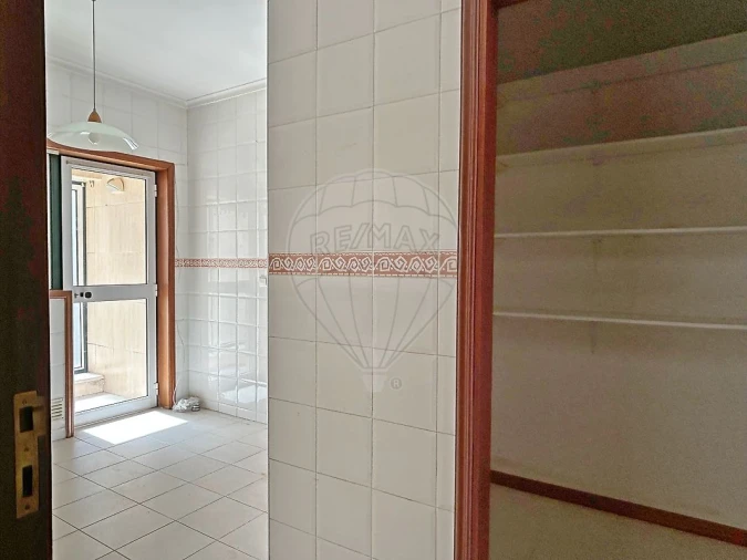 Apartamento T3 para Arrendamento em São Bernardo Foto 4
