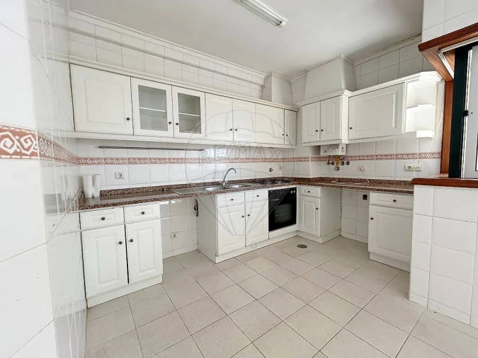 Apartamento T3 para Arrendamento em São Bernardo Foto 6
