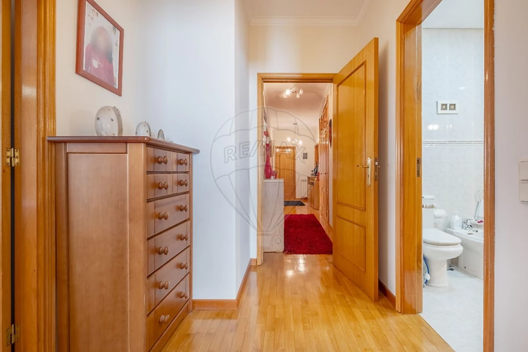Apartamento T2 para Venda em Mafamude e Vilar do Paraíso Foto 22