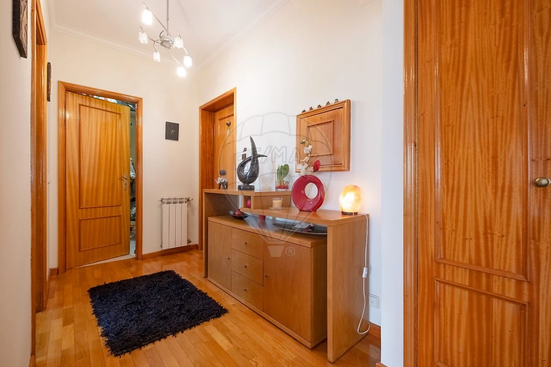 Apartamento T2 para Venda em Mafamude e Vilar do Paraíso Foto 8