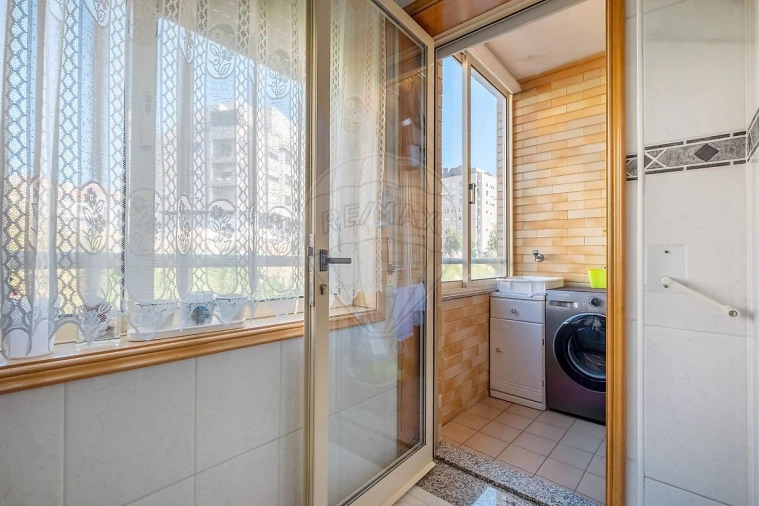 Apartamento T2 para Venda em Mafamude e Vilar do Paraíso Foto 6