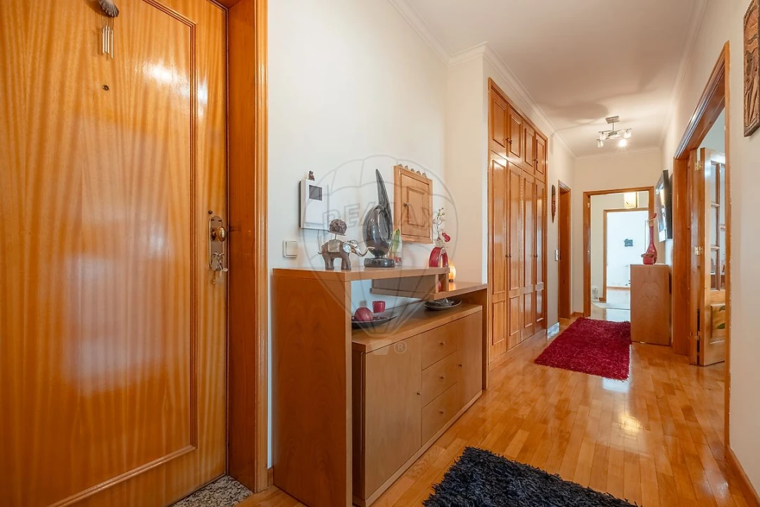 Apartamento T2 para Venda em Mafamude e Vilar do Paraíso Foto 1