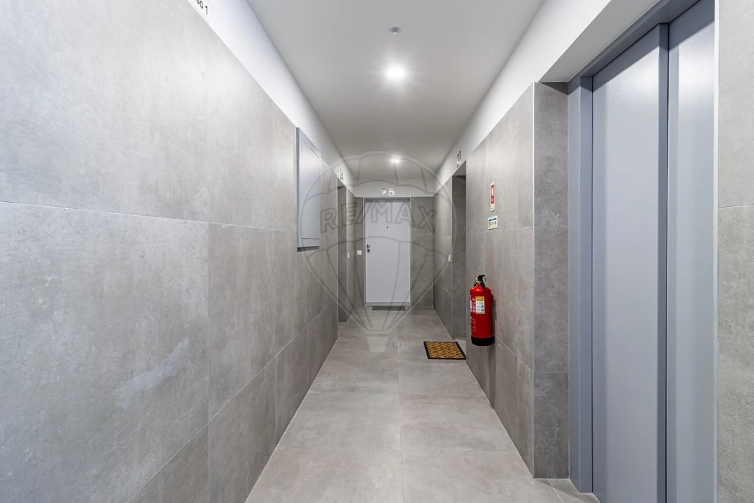 Apartamento T1 para Venda em Esmoriz Foto 3