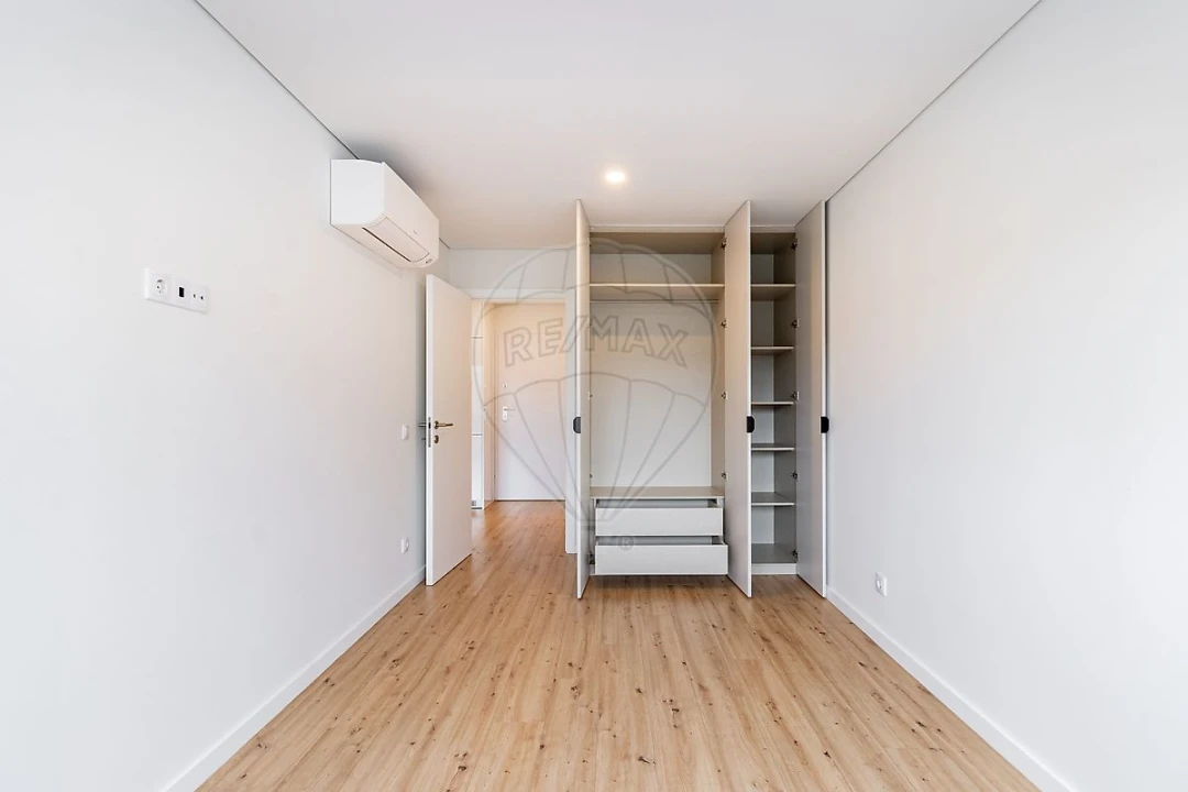 Apartamento T1 para Venda em Esmoriz Foto 16