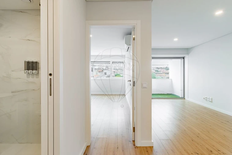 Apartamento T1 para Venda em Esmoriz Foto 9