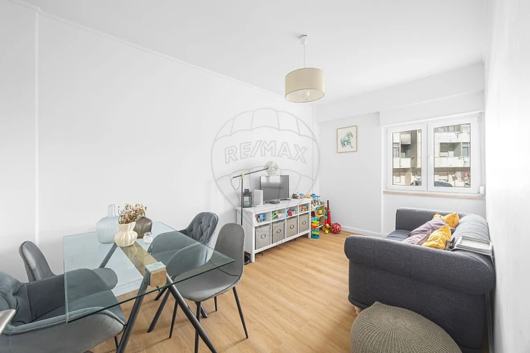 Apartamento T2 para Venda em Sacavém e Prior Velho Foto 8