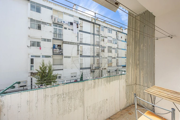 Apartamento T2 para Venda em Sacavém e Prior Velho Foto 11