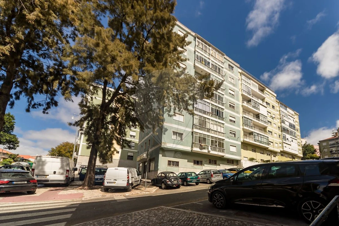 Apartamento T1 para Venda em Agualva e Mira-Sintra Foto 16