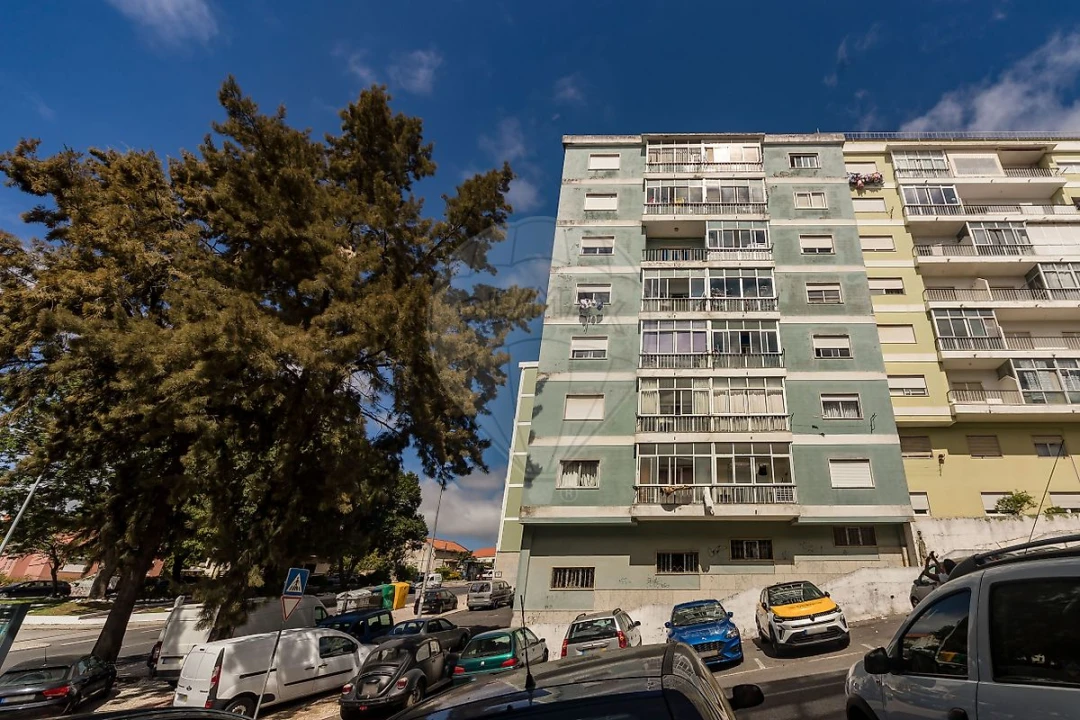 Apartamento T1 para Venda em Agualva e Mira-Sintra Foto 17