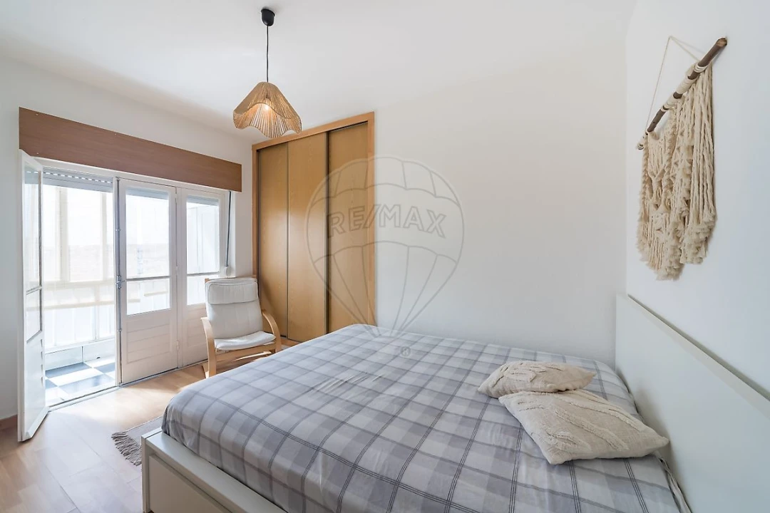Apartamento T1 para Venda em Agualva e Mira-Sintra Foto 2