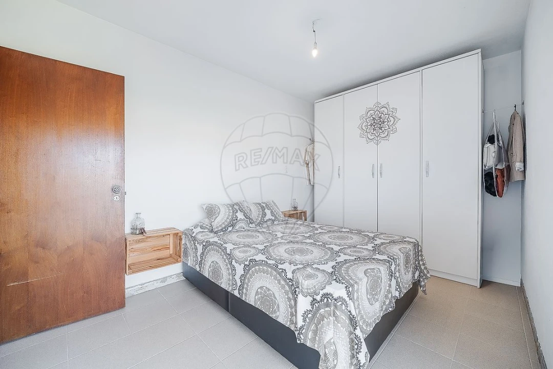 Apartamento T2 para Venda em Rio de Mouro Foto 28
