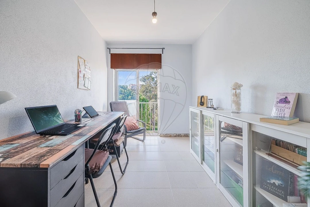 Apartamento T2 para Venda em Rio de Mouro Foto 33