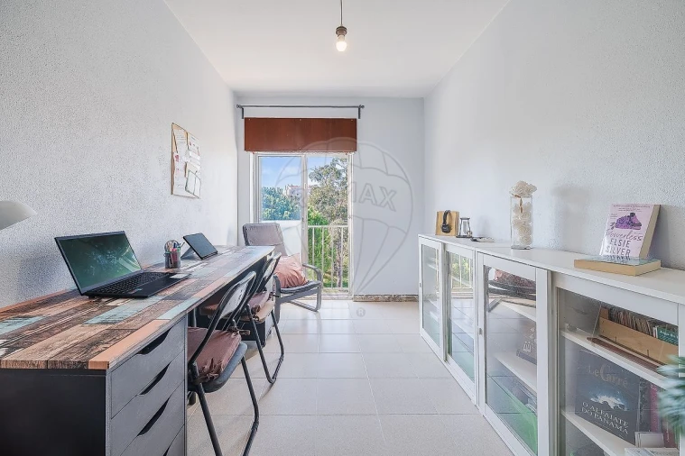 Apartamento T2 para Venda em Rio de Mouro Foto 33