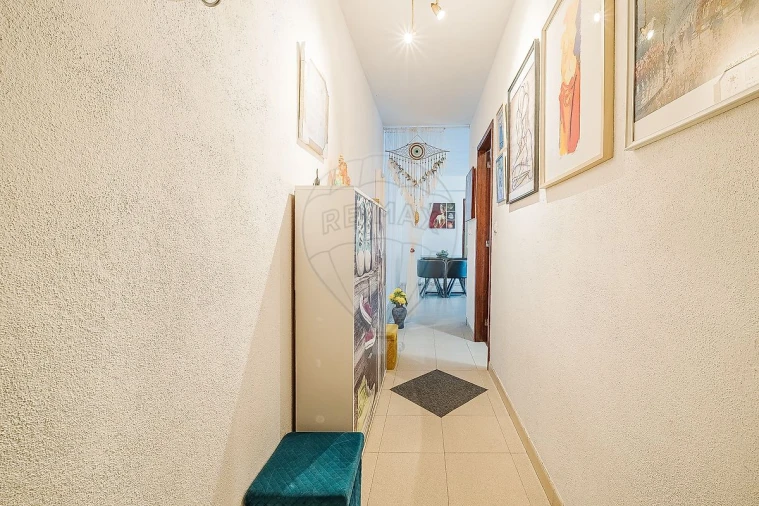 Apartamento T2 para Venda em Rio de Mouro Foto 5