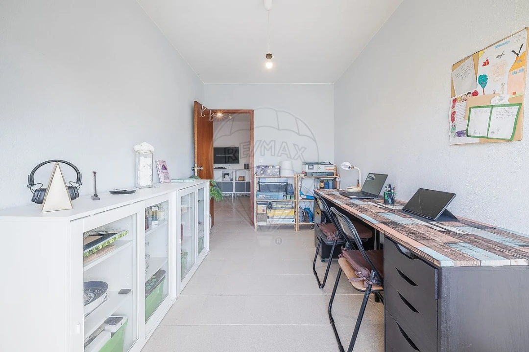 Apartamento T2 para Venda em Rio de Mouro Foto 30