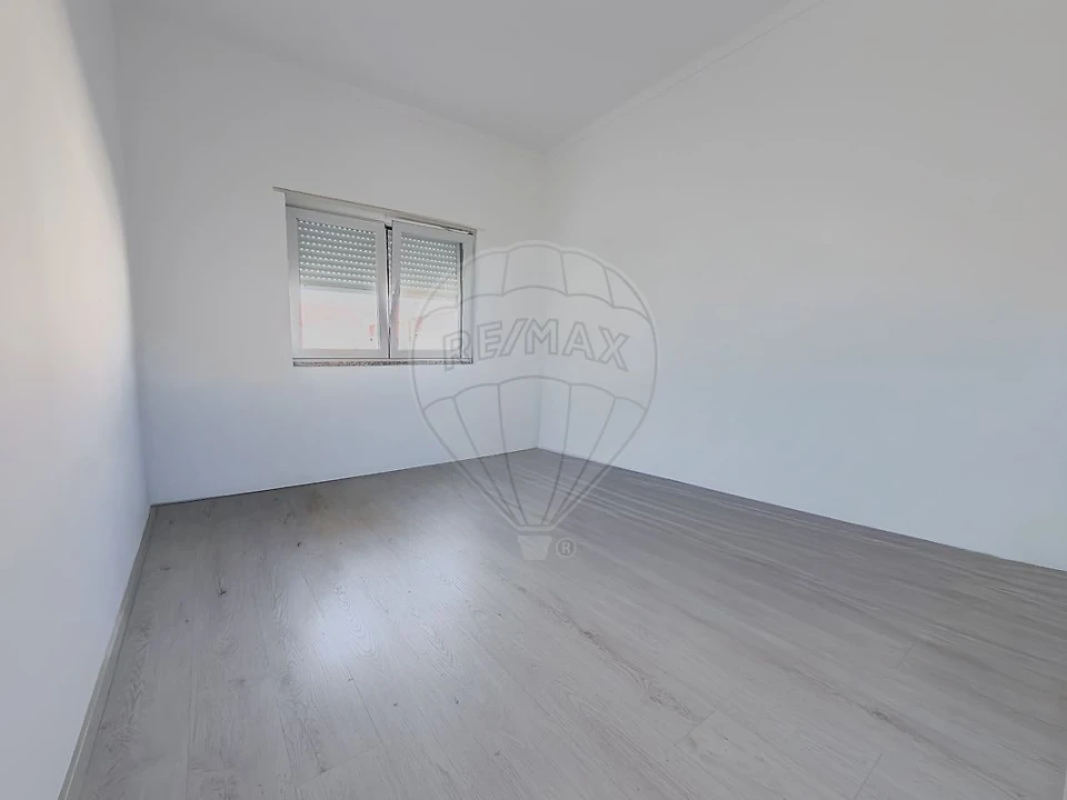 Apartamento T2 para Venda em Baixa da Banheira e Vale da Amoreira Foto 7
