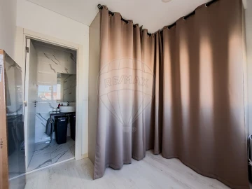 Apartamento T2 para Venda em Baixa da Banheira e Vale da Amoreira