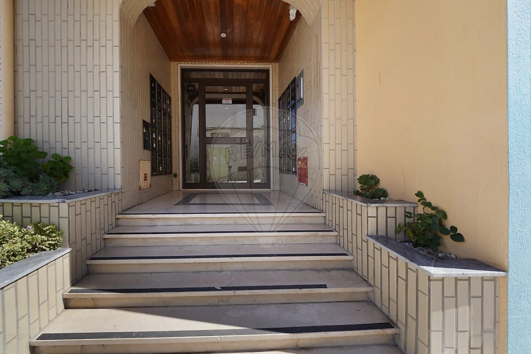 Apartamento T2 para Arrendamento em Tavarede Foto 18