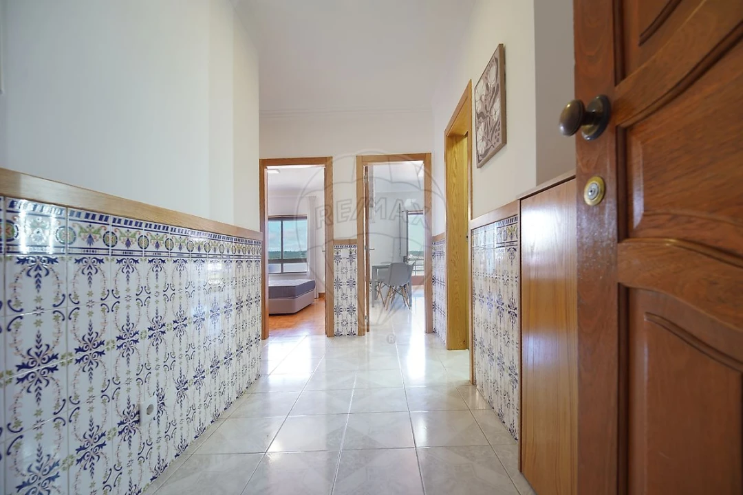 Apartamento T2 para Arrendamento em Tavarede Foto 5