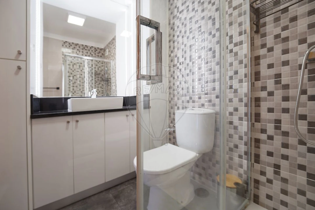 Apartamento T2 para Arrendamento em Tavarede Foto 12