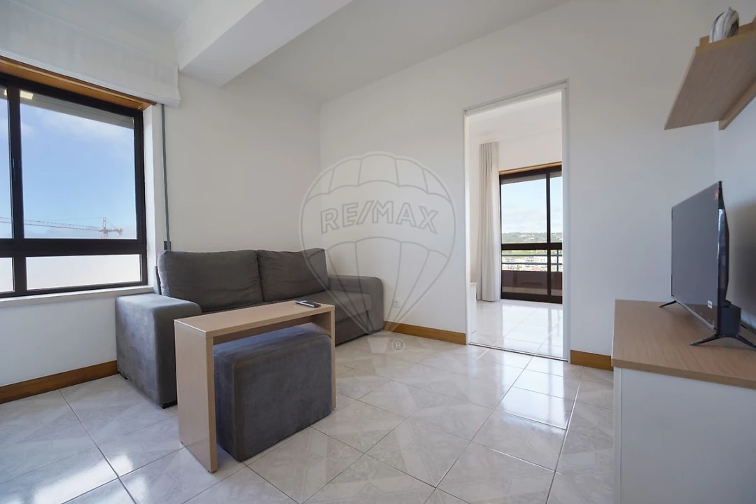 Apartamento T2 para Arrendamento em Tavarede Foto 11