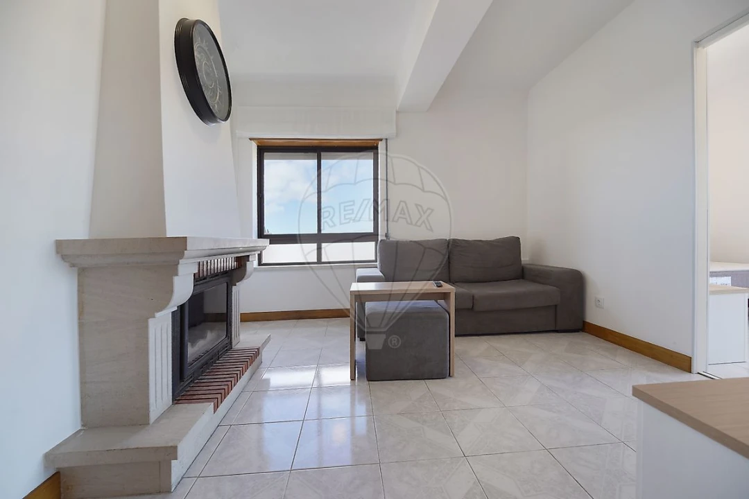 Apartamento T2 para Arrendamento em Tavarede Foto 9