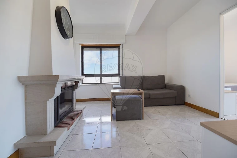 Apartamento T2 para Arrendamento em Tavarede Foto 9