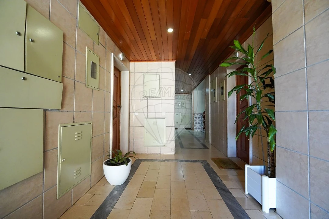 Apartamento T2 para Arrendamento em Tavarede Foto 19