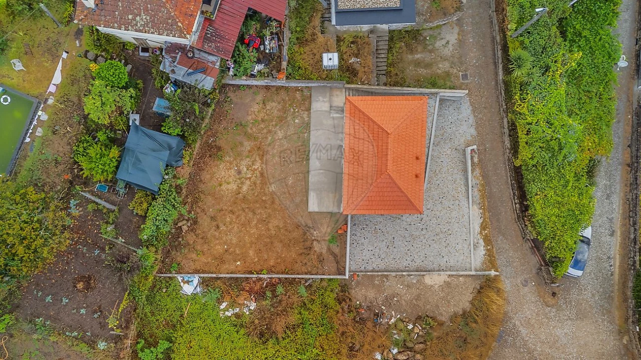 Moradia T3 para Venda em Paço de Sousa Foto 2