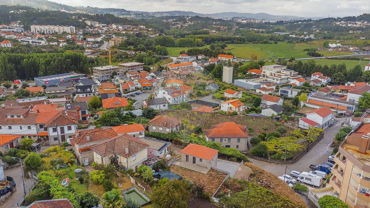 Moradia T3 para Venda em Paço de Sousa Foto 33