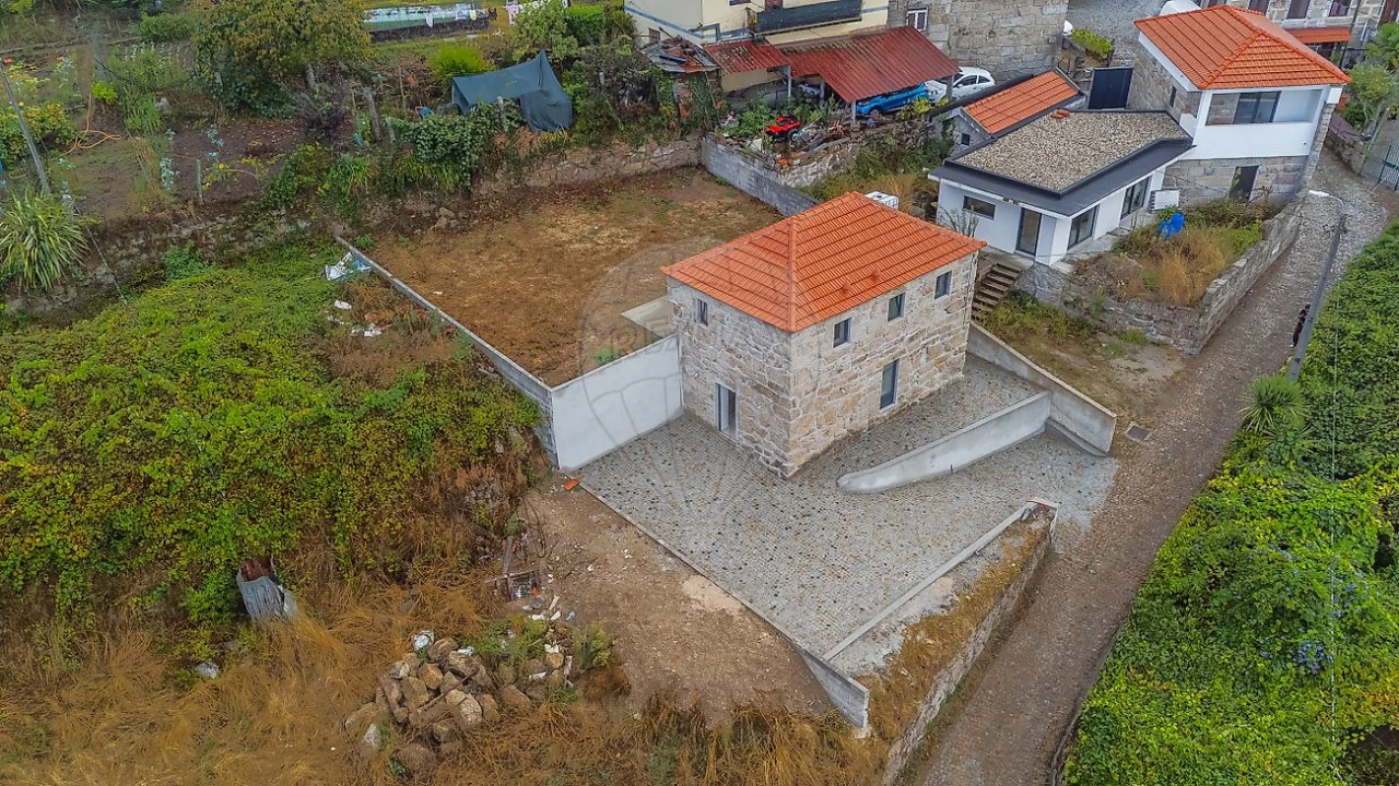 Moradia T3 para Venda em Paço de Sousa Foto 5