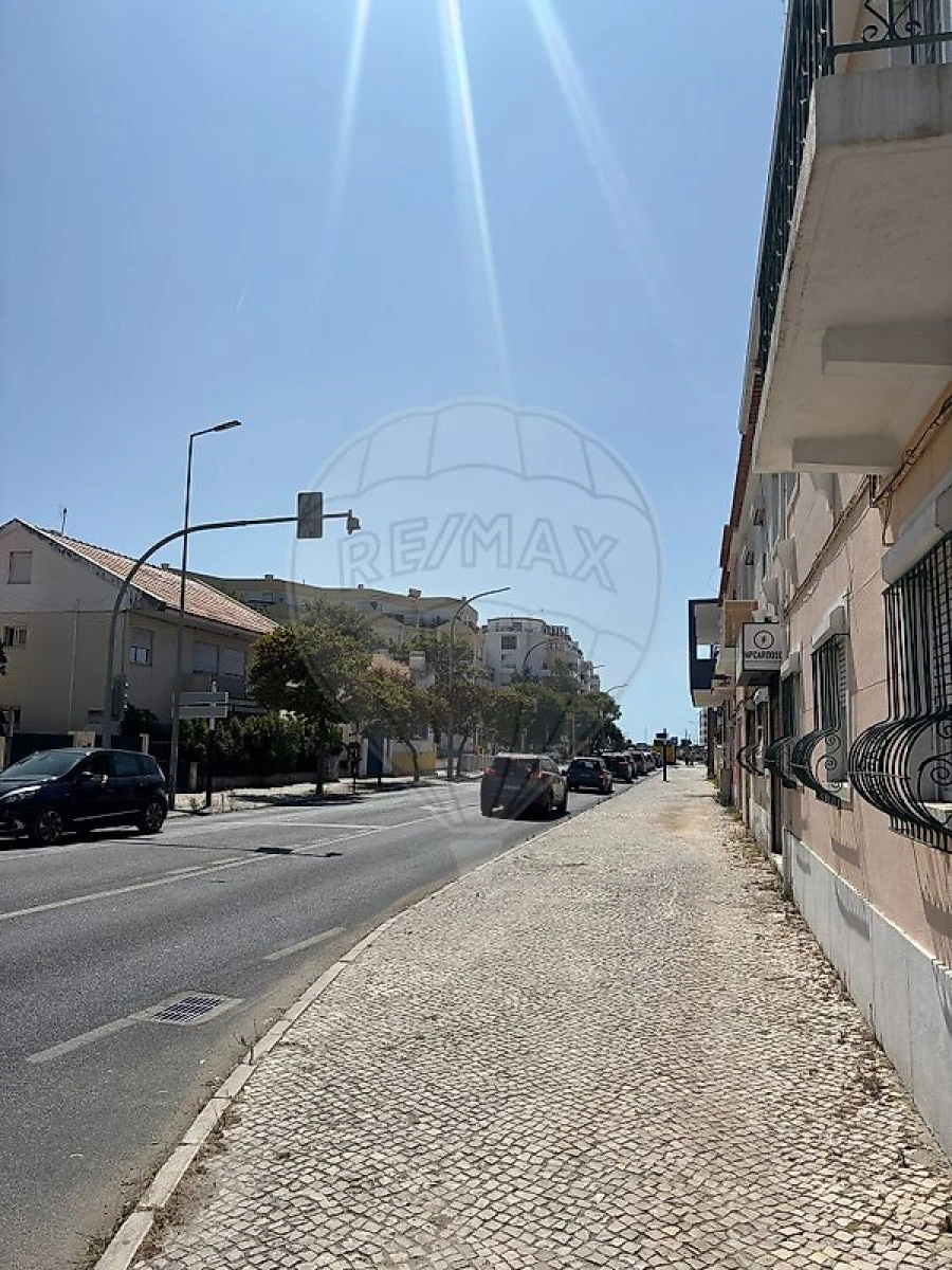 Apartamento T1 para Arrendamento em Costa da Caparica Foto 34