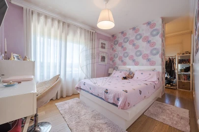 Apartamento T2 para Venda em Santo António dos Cavaleiros e Frielas
