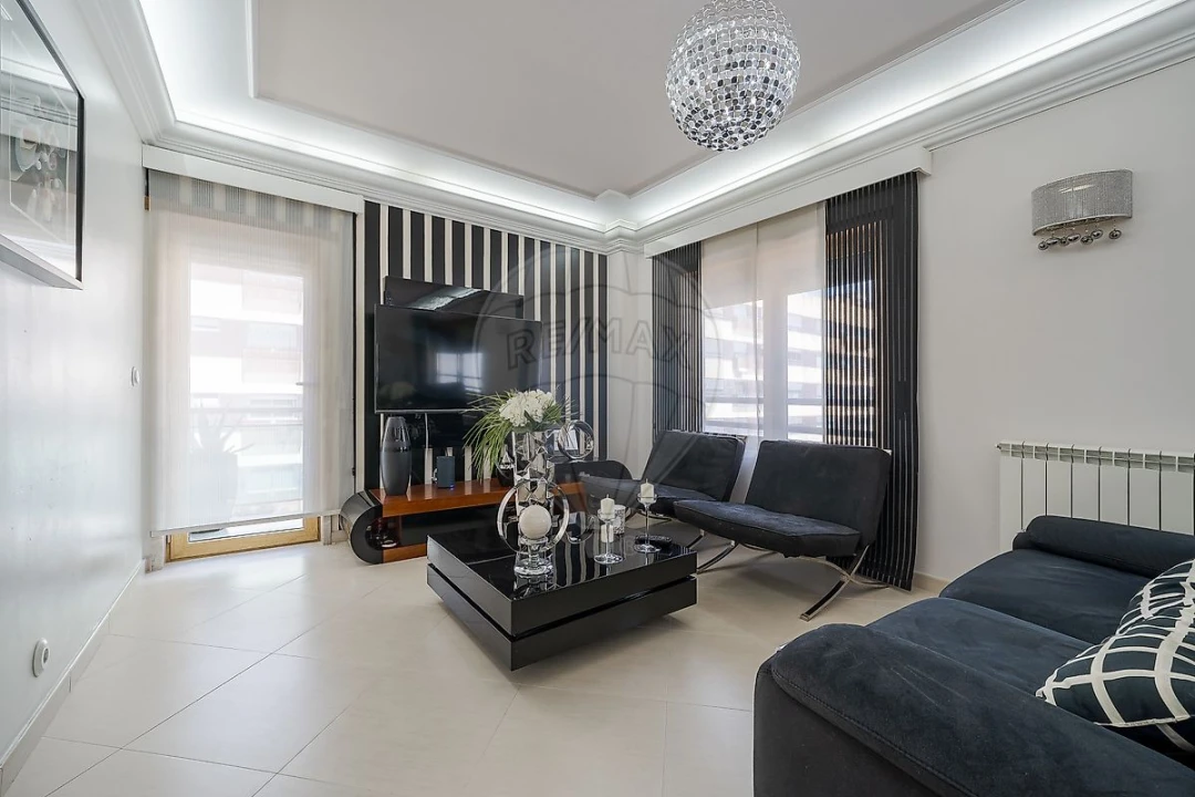 Apartamento T2 para Venda em Santo António dos Cavaleiros e Frielas Foto 15
