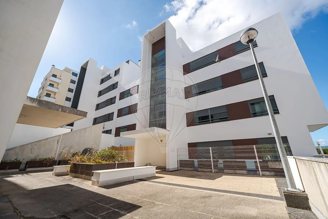 Apartamento T2 para Venda em Santo António dos Cavaleiros e Frielas Foto 21